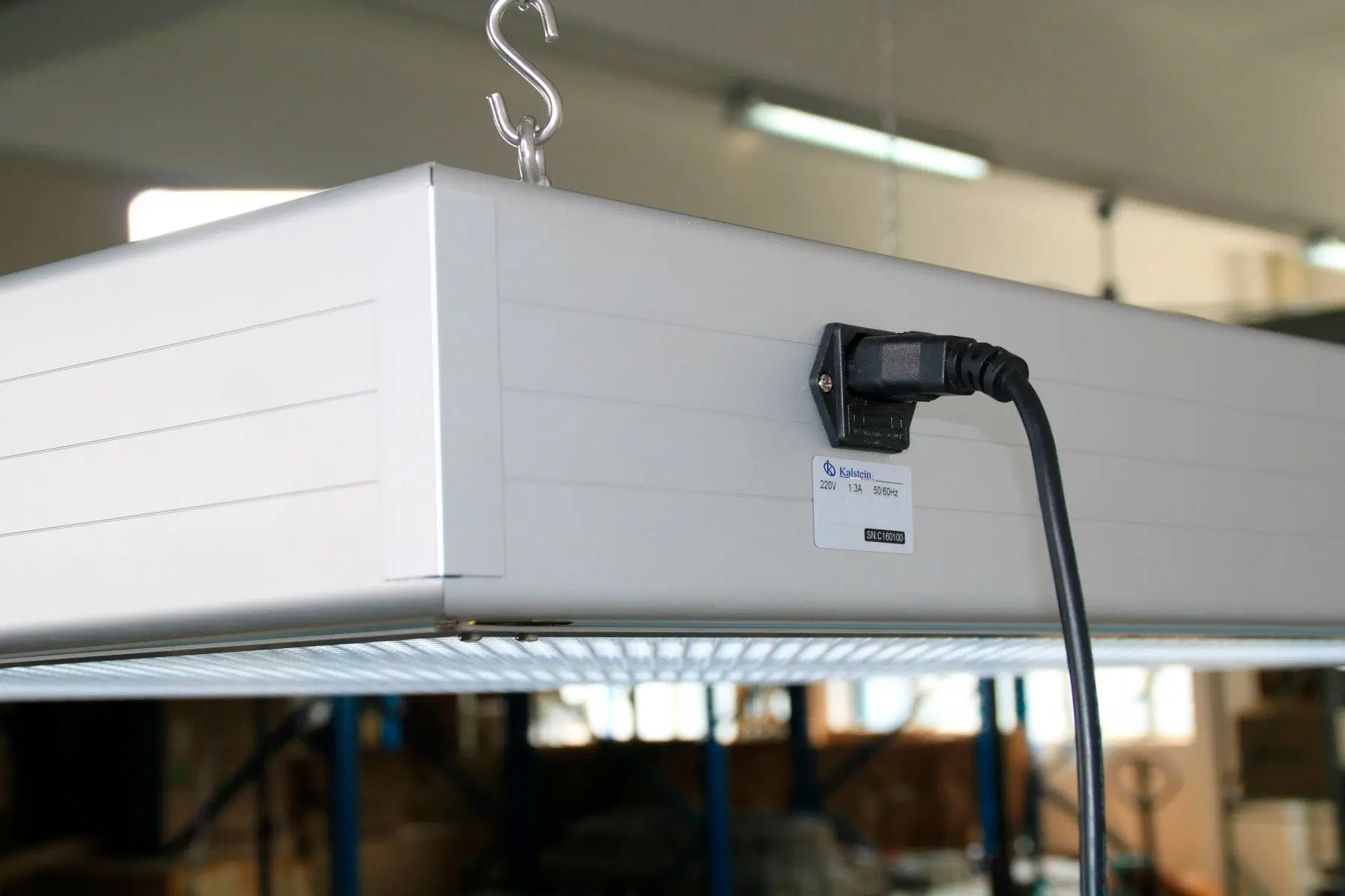 Comparaison Scientifique: Boîte à Lumière Suspendue Kalstein vs Light Box VeriVide