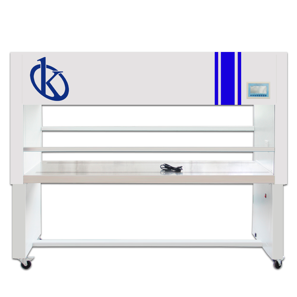 Comparaison des Armoires à Flux Laminaire : Kalstein YR05743 contre Airclean Alliance SafeChange